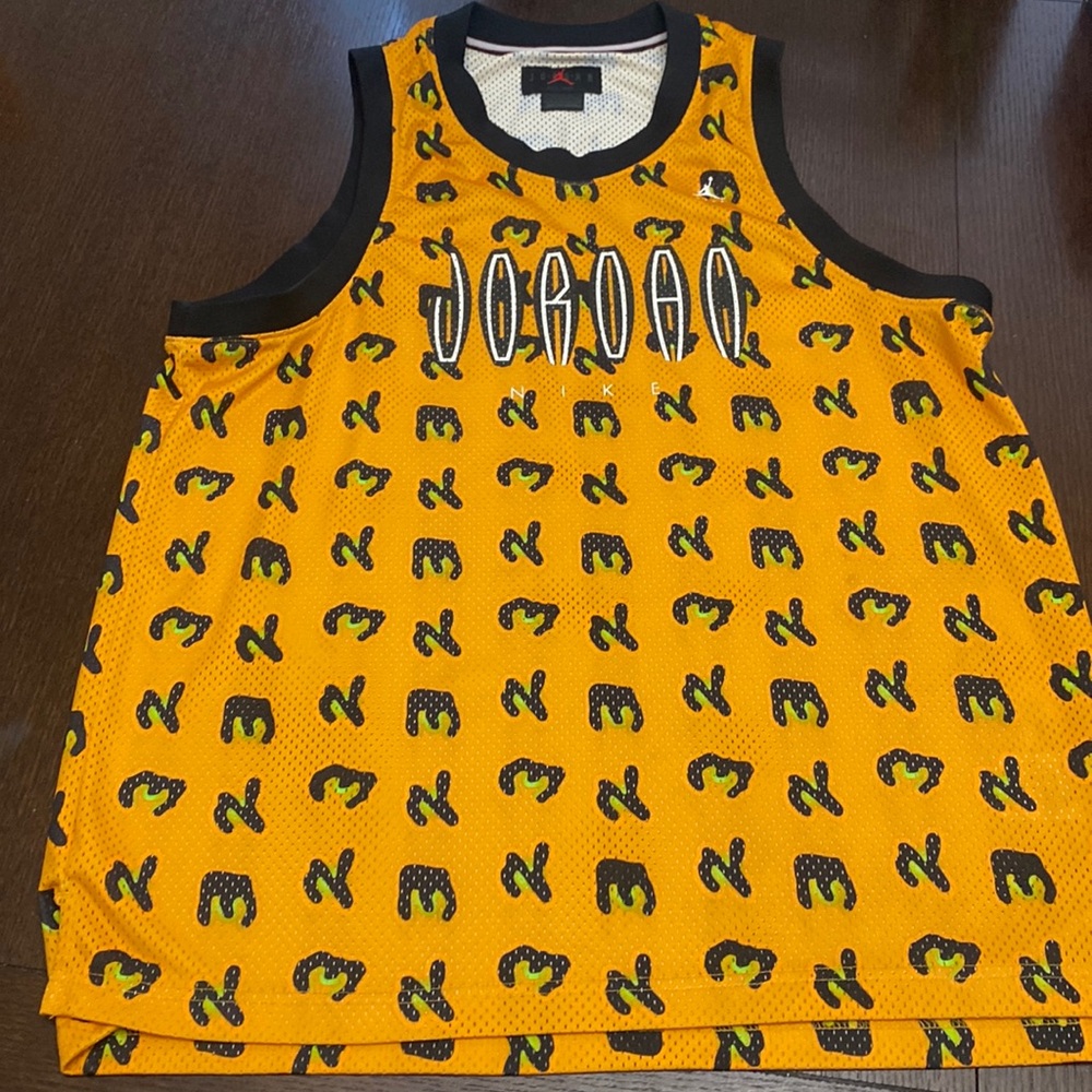 Men’s Air Jordan jersey brand new never worn size L